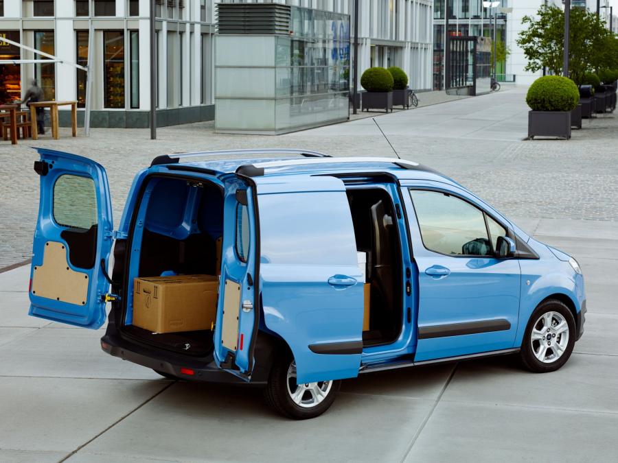  Ford Transit Courier 2014 года  (фото 12 из 17)